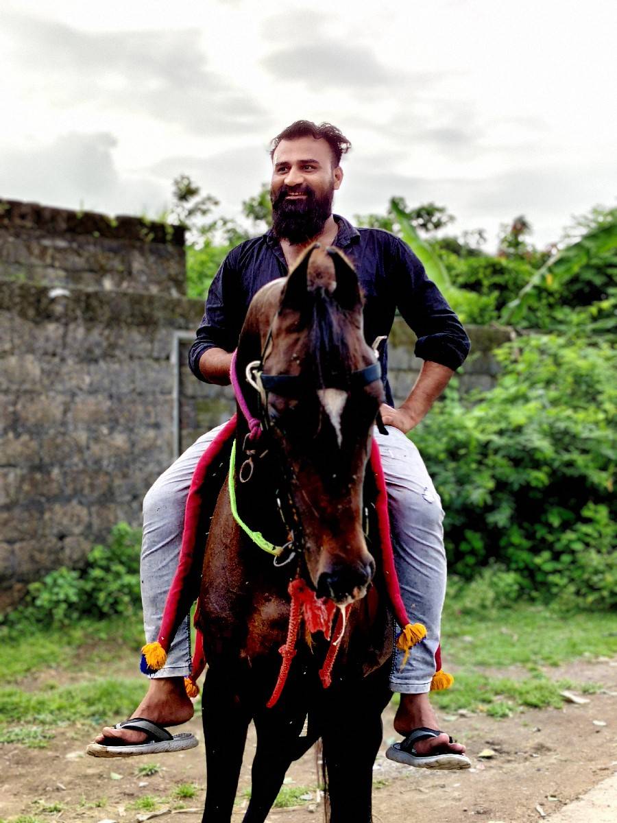 વછેરી ઘોડી વેચવાની છે