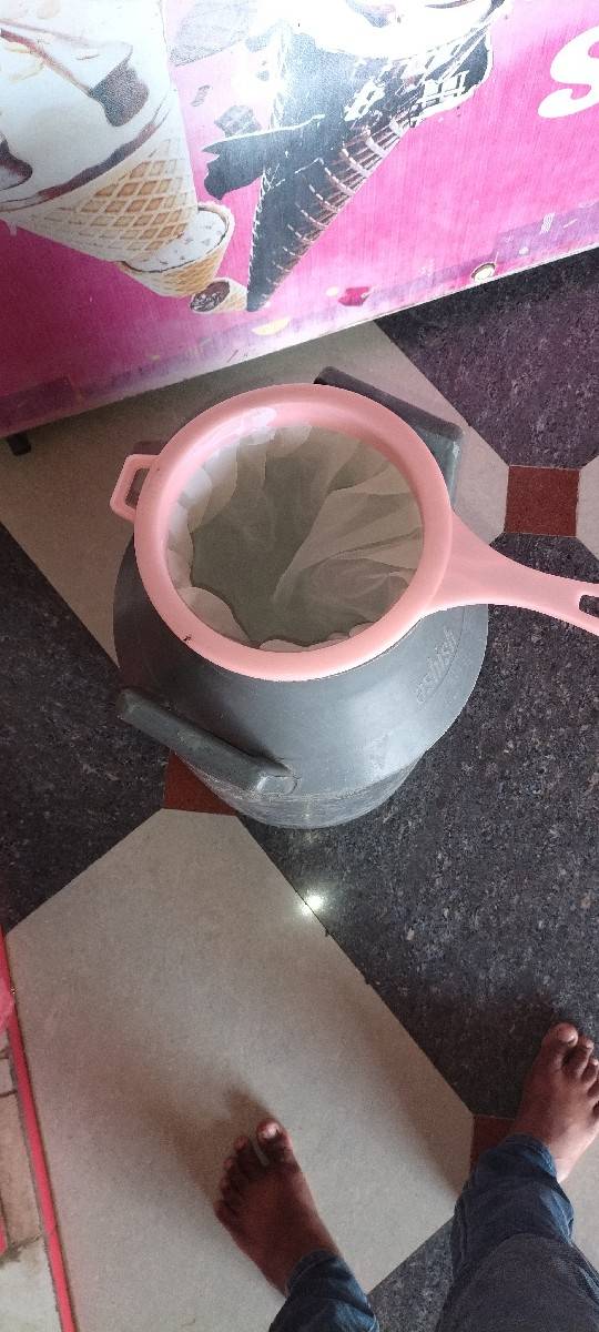 ડેરી નો સામાન વેચવાનો છે