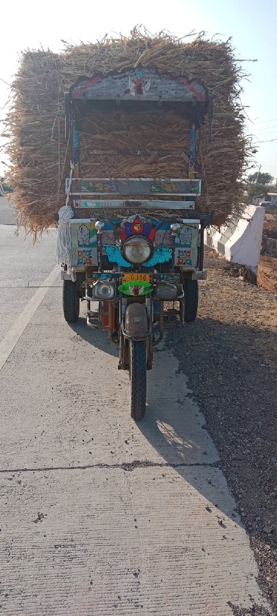 હાલો     હાલો મારા    વાલા નીરણ