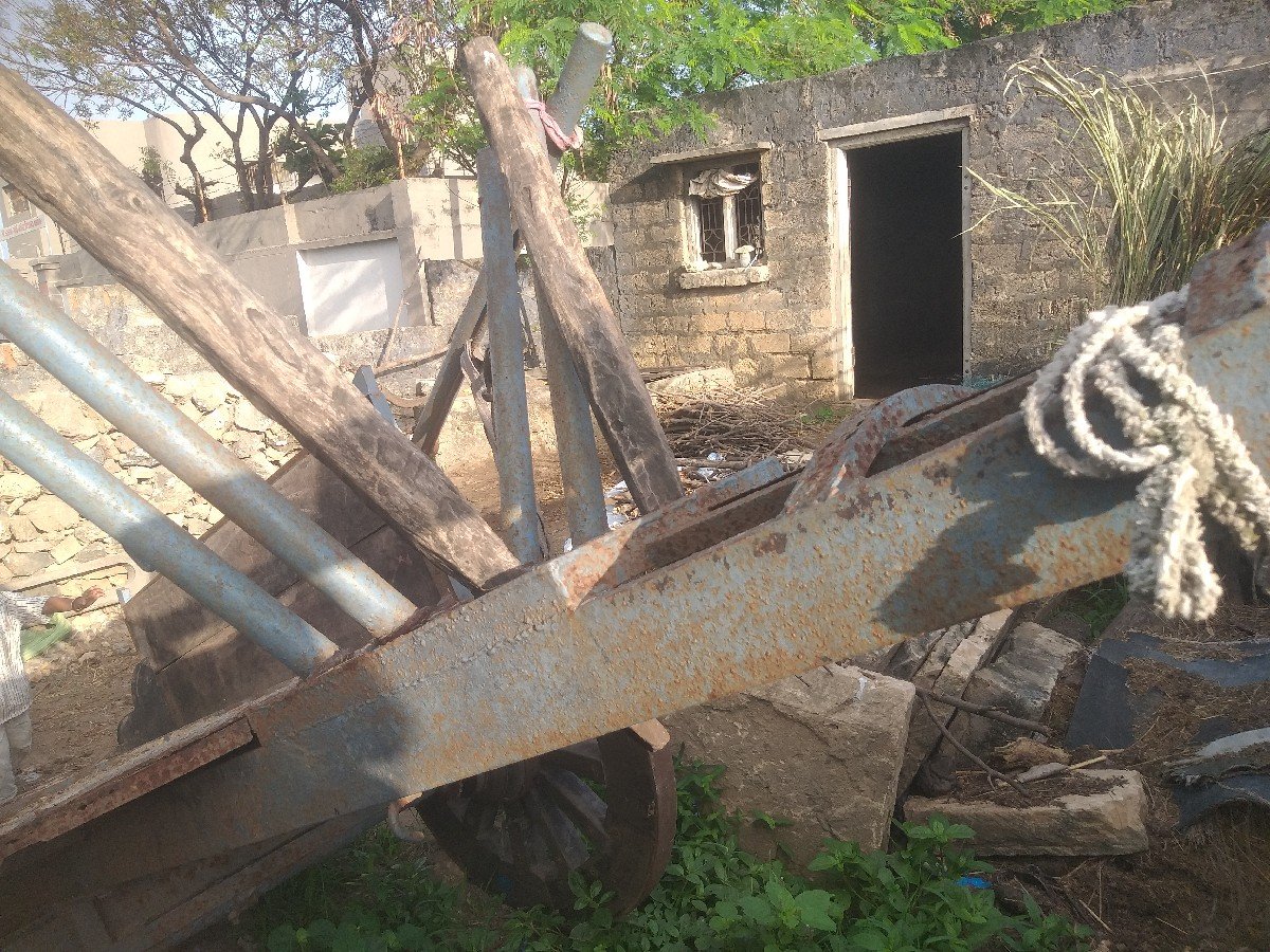 બળધ  ગાડી વેચવા ની છે